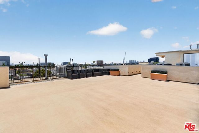 125 S Sweetzer Avenue PH2A, Los Angeles, CA 90048