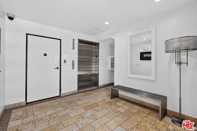 125 S Sweetzer Avenue PH2A, Los Angeles, CA 90048