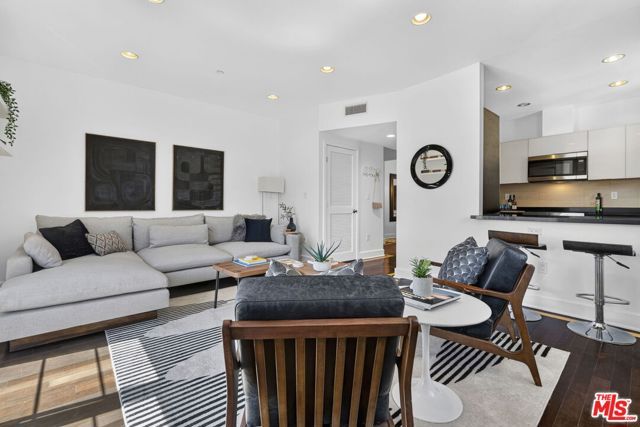 125 S Sweetzer Avenue PH2A, Los Angeles, CA 90048
