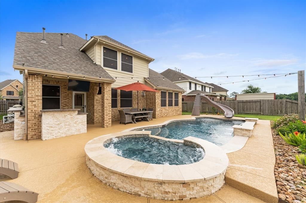 1740 Lake Raven Drive, Dickinson, TX 77539