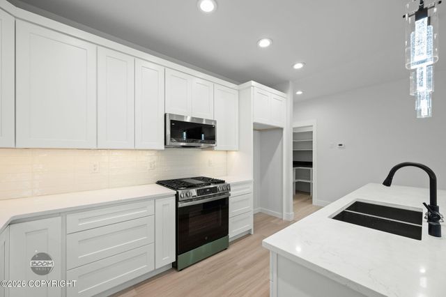2609 W Longview Circle, Wasilla, AK 99654