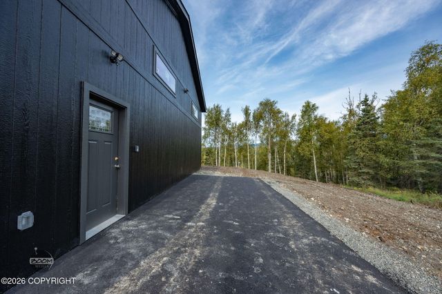 2609 W Longview Circle, Wasilla, AK 99654