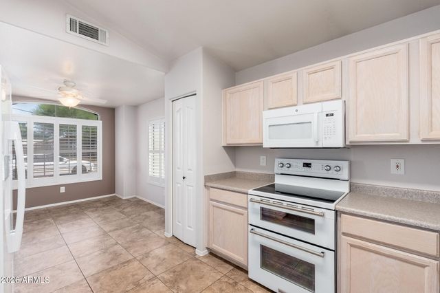 9148 W CANYON Drive, Peoria, AZ 85382