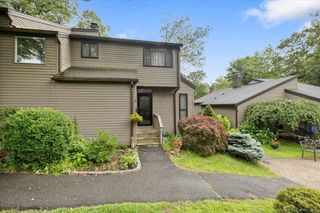 1 Alder Court 1, Woodbury, CT 06798