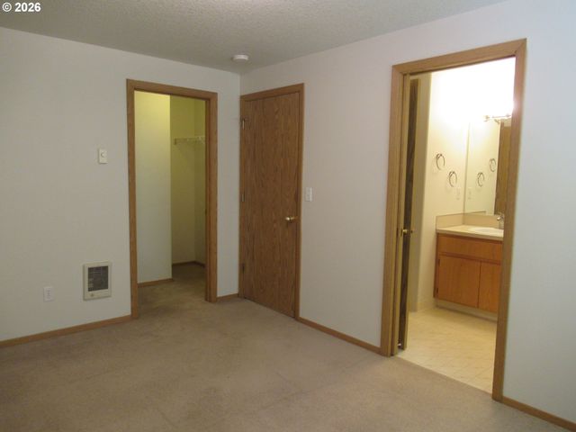 8347 Ne 54TH St, Vancouver, WA 98662