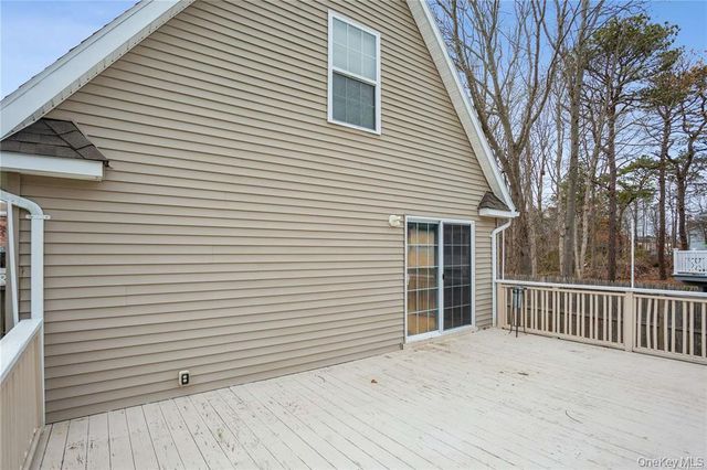 11 The Green, Shirley, NY 11967