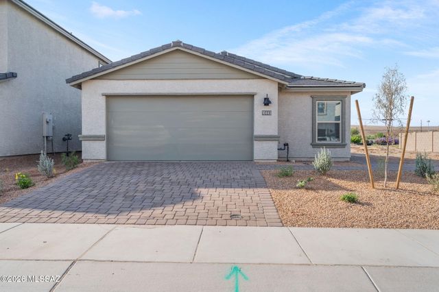 10443 W Guildford Lane, Marana, AZ 85653