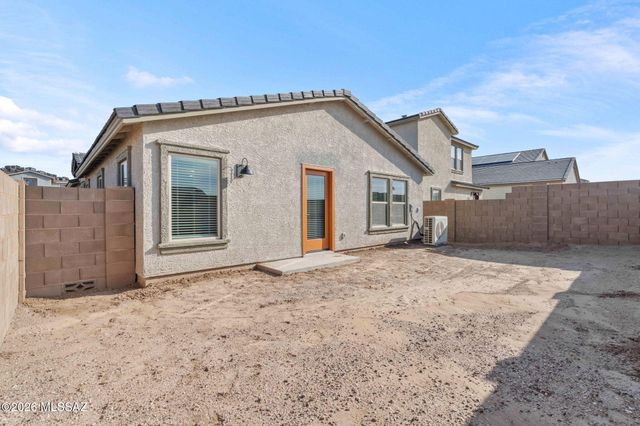 10443 W Guildford Lane, Marana, AZ 85653