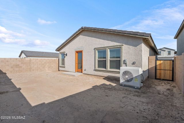 10443 W Guildford Lane, Marana, AZ 85653