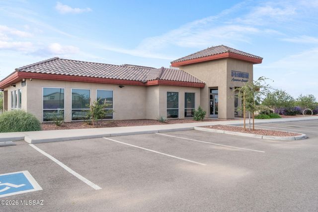10443 W Guildford Lane, Marana, AZ 85653