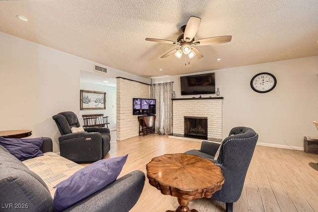 2748 Heritage Circle, Las Vegas, NV 89121