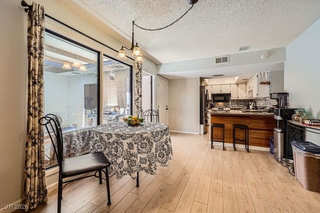 2748 Heritage Circle, Las Vegas, NV 89121