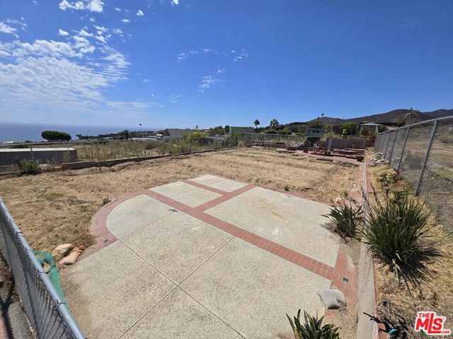 3747 Seahorn Drive, Malibu, CA 90265