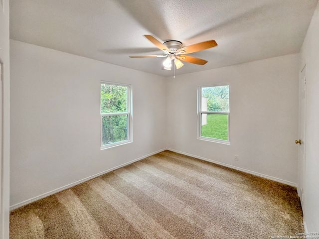 1024 Juarez St, Seguin, TX 78155