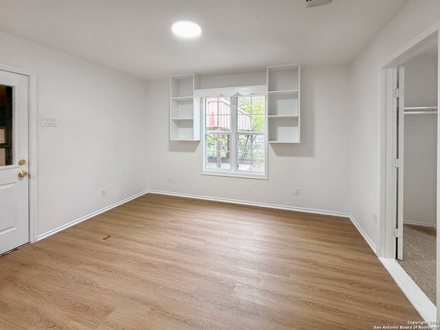 1024 Juarez St, Seguin, TX 78155