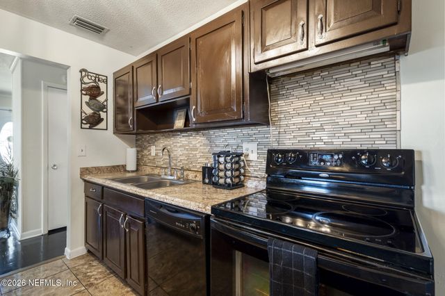 1143 PECAN Cove, Jacksonville, FL 32221