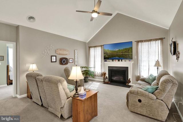 7 CEDARCREST LN, Oley, PA 19547