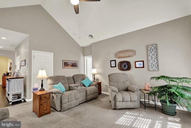 7 CEDARCREST LN, Oley, PA 19547