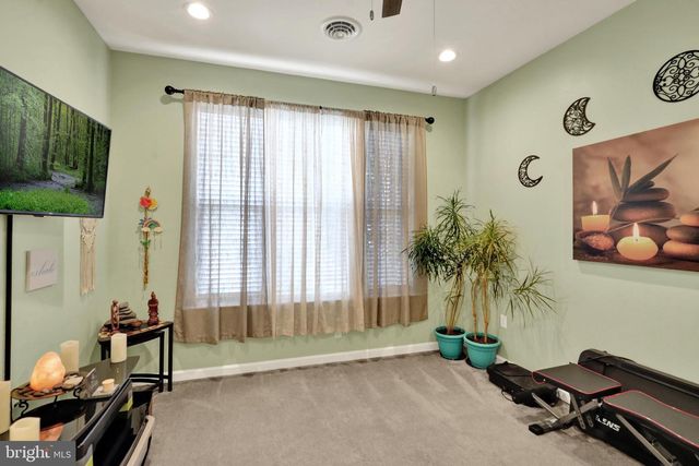 7 CEDARCREST LN, Oley, PA 19547