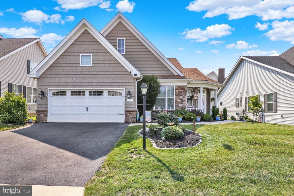 7 CEDARCREST LN, Oley, PA 19547