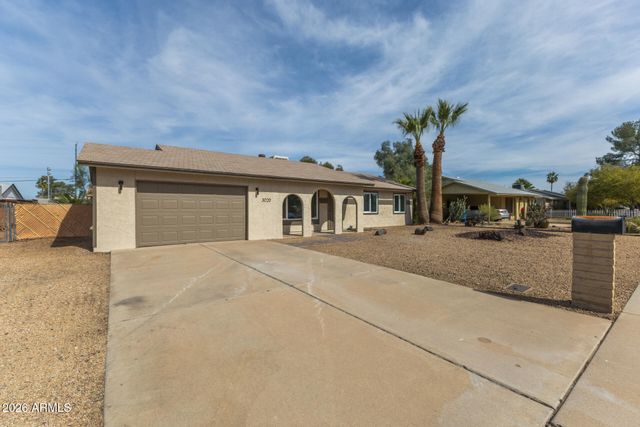3020 W MURIEL Drive, Phoenix, AZ 85053