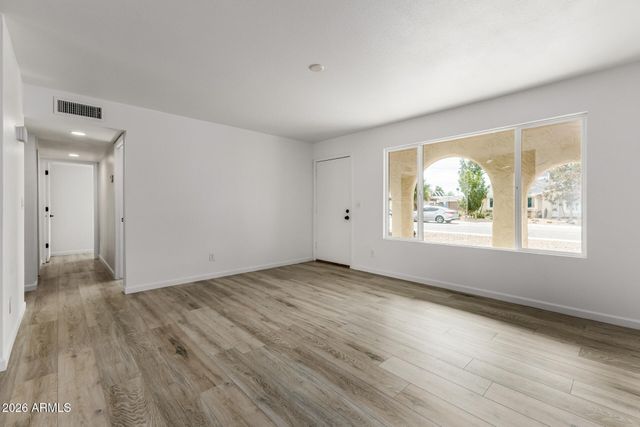 3020 W MURIEL Drive, Phoenix, AZ 85053