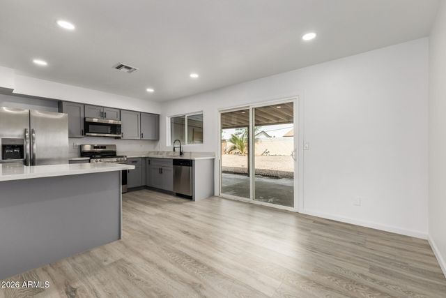 3020 W MURIEL Drive, Phoenix, AZ 85053