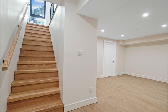 2131 Shore Blvd Unit 1B, New York City, NY 11105