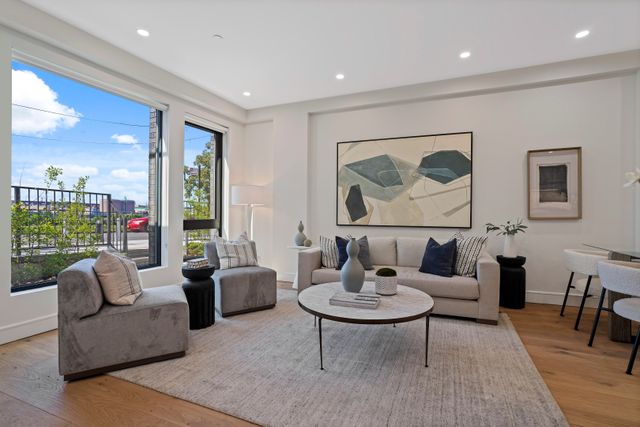 2131 Shore Blvd Unit 1B, New York City, NY 11105