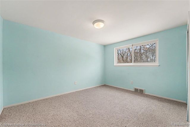 18980 Brentwood Street, Livonia, MI 48152