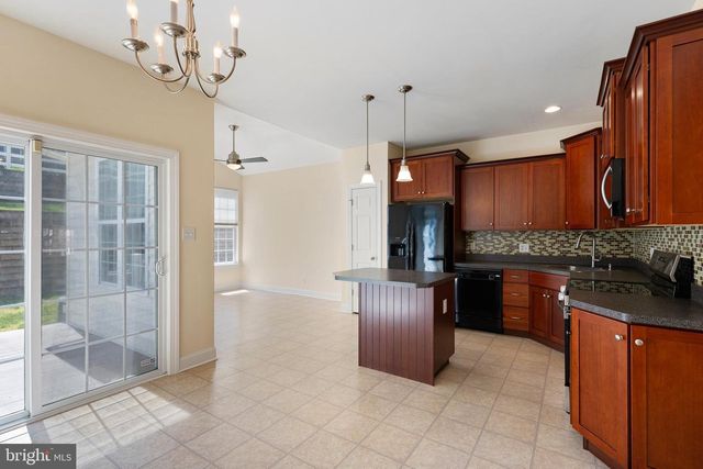 60 LUKENS MILL DR, Coatesville, PA 19320