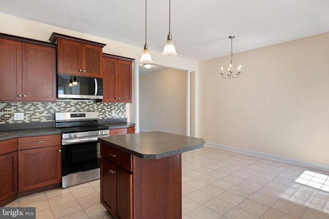 60 LUKENS MILL DR, Coatesville, PA 19320