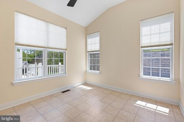 60 LUKENS MILL DR, Coatesville, PA 19320