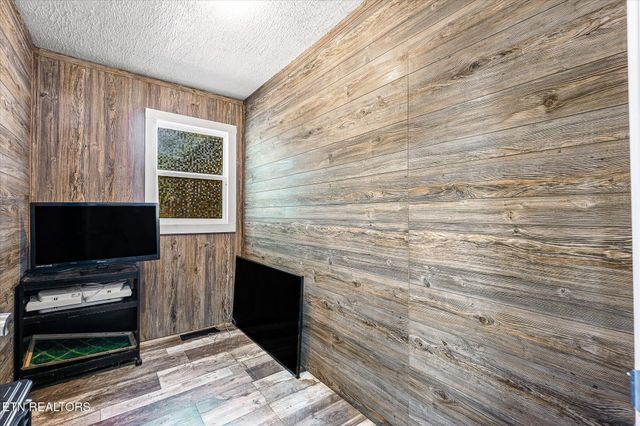 111 Guffey Lane, Jamestown, TN 38556