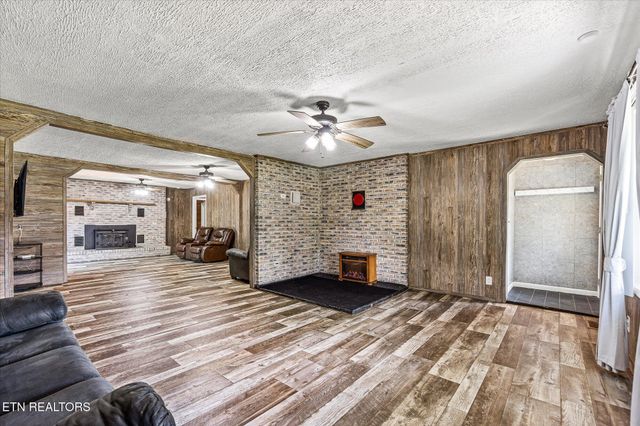 111 Guffey Lane, Jamestown, TN 38556