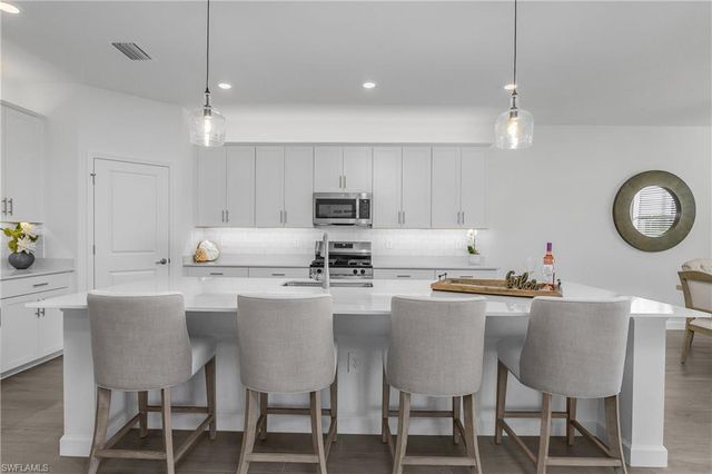 21094 Verawood LOOP, Estero, FL 33928