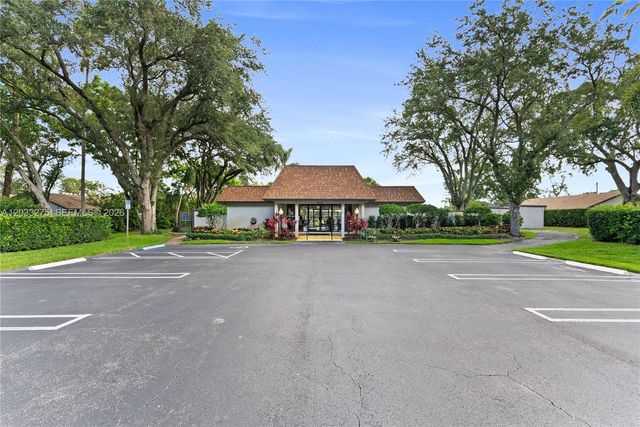 4148 N Palm Forest Drive N, Delray Beach, FL 33445