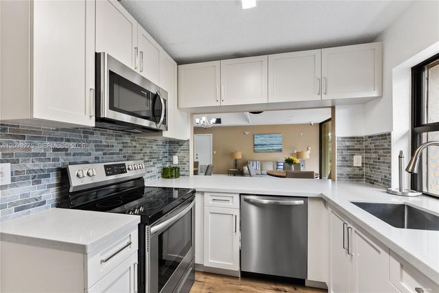 4148 N Palm Forest Drive N, Delray Beach, FL 33445