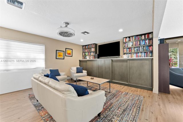 4148 N Palm Forest Drive N, Delray Beach, FL 33445