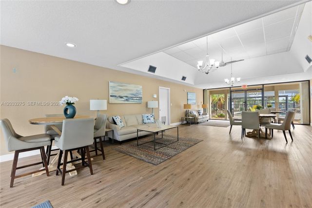 4148 N Palm Forest Drive N, Delray Beach, FL 33445