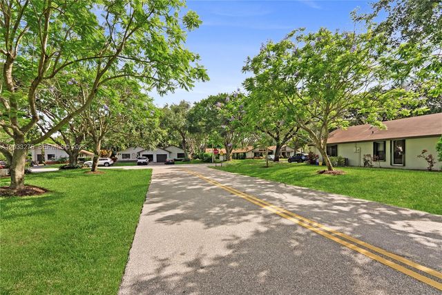 4148 N Palm Forest Drive N, Delray Beach, FL 33445