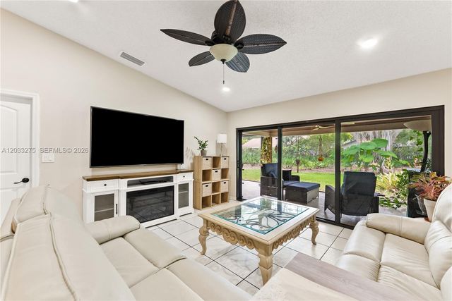 4148 N Palm Forest Drive N, Delray Beach, FL 33445