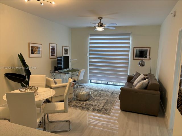 1900 Van Buren St 511B, Hollywood, FL 33020