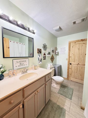 1139 Fayes Forest, Clinton, AR 72031