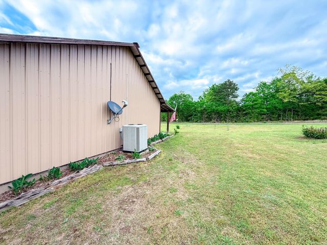 1139 Fayes Forest, Clinton, AR 72031