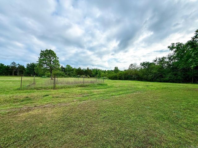1139 Fayes Forest, Clinton, AR 72031