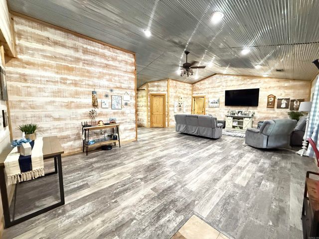 1139 Fayes Forest, Clinton, AR 72031