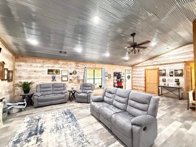 1139 Fayes Forest, Clinton, AR 72031