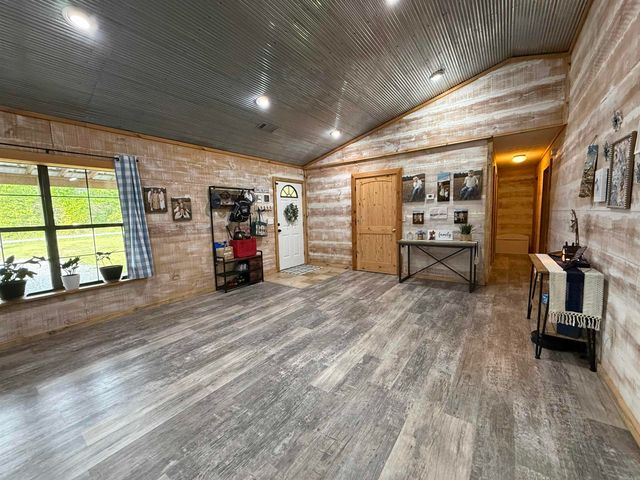 1139 Fayes Forest, Clinton, AR 72031