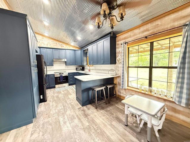1139 Fayes Forest, Clinton, AR 72031
